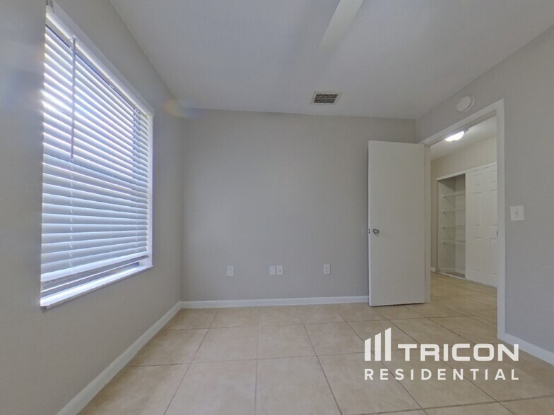Building Photo - 900 Watt Cir
