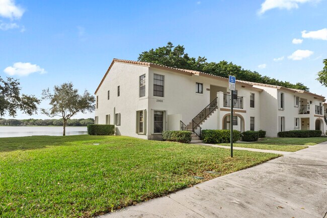 Building Photo - 2900 Olivewood Terrace