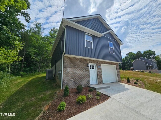 Building Photo - 1412 Indian Ridge Rd