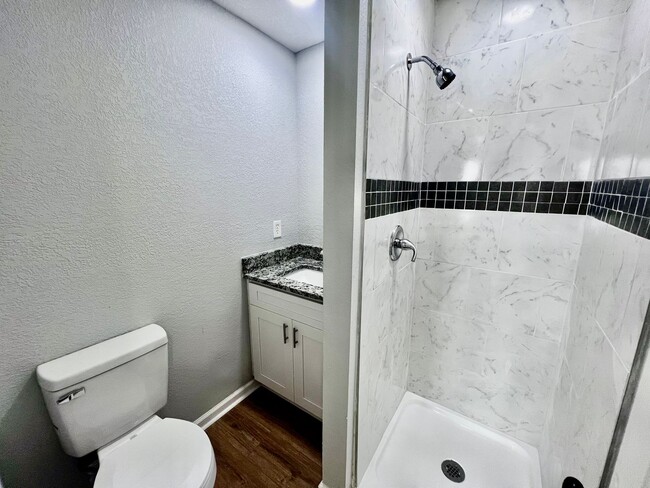 Building Photo - MOVE IN INCENTIVE: $500 FIRST FULL MONTHS ...