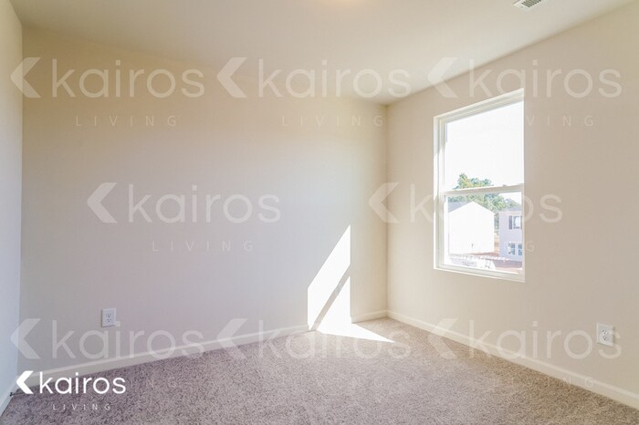 Building Photo - 3919 Miller Dr