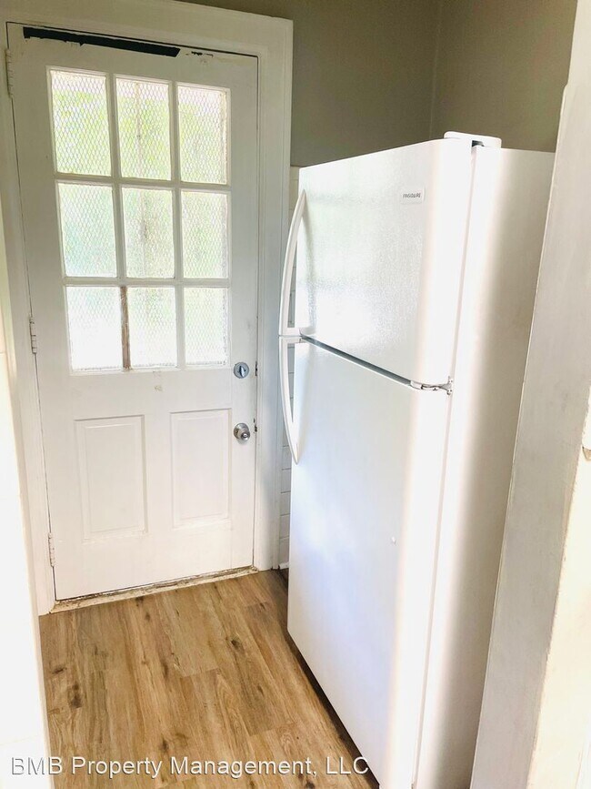 Building Photo - 1 br, 1 bath House - 105 B Arlington Road