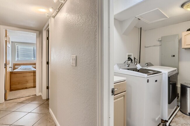 Building Photo - 1628 Centaur Cir