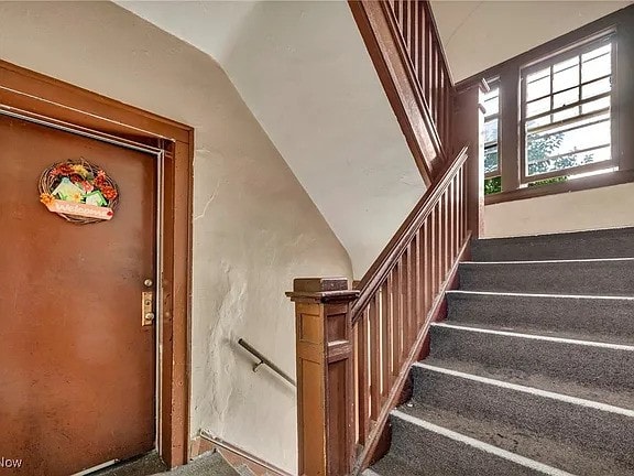 Building Photo - 3318 East Dr