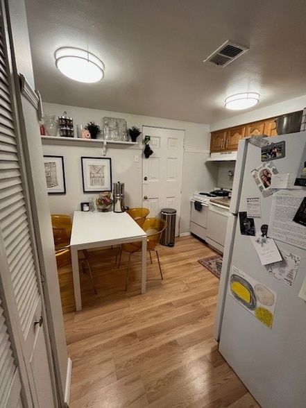 Building Photo - 6401 Fifth Ave