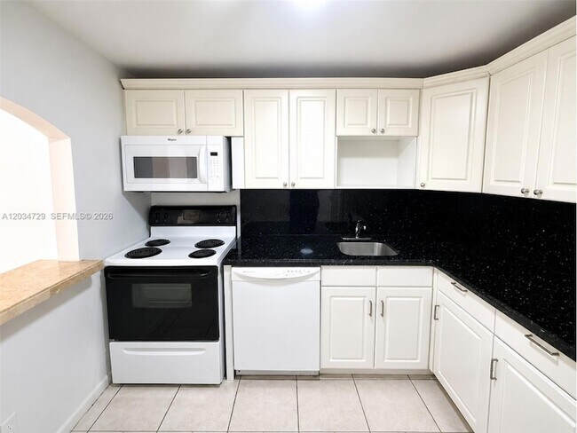 Building Photo - 13499 Biscayne Blvd