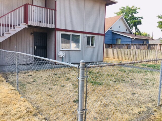 Building Photo - H112