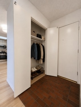 Interior Photo - 3732 Veteran Ave