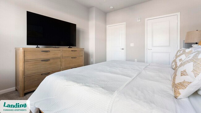 Building Photo - 915 Brentmoor Dr