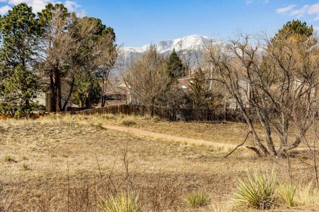 Building Photo - 6520 Delmonico Dr