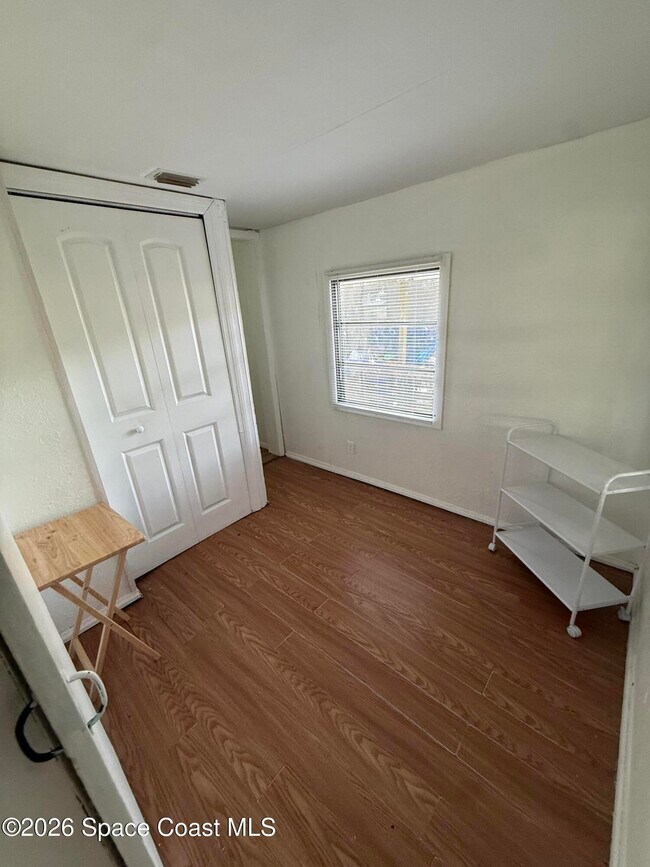Building Photo - 325 Marseilles Dr