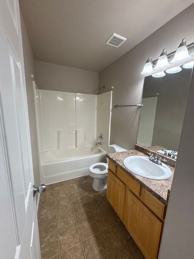 Building Photo - 1562 W 300 S