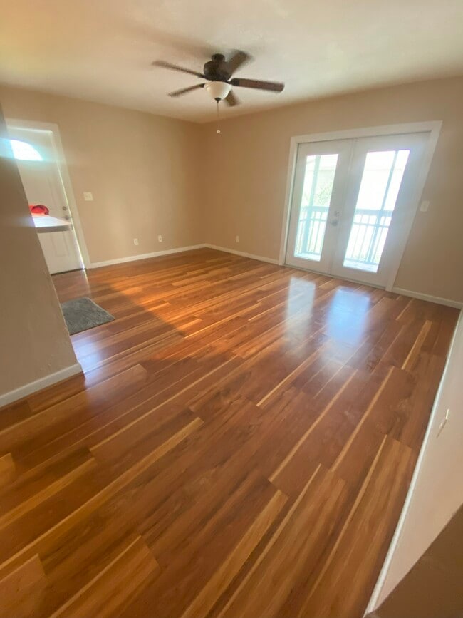 Building Photo - 3334 Ottawa Cir