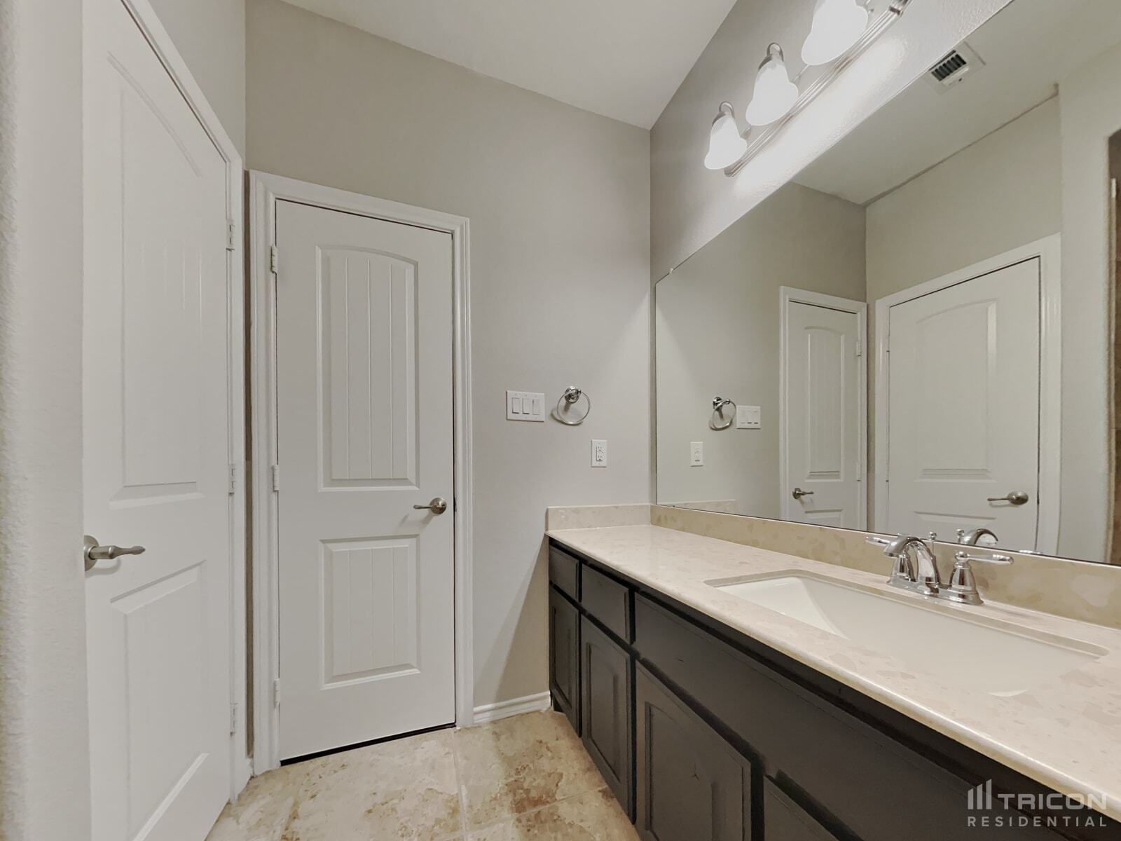 Building Photo - 2933 Saddle Creek Dr