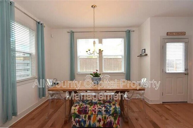 Building Photo - 2204 Capulet St