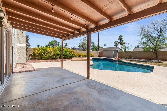 Building Photo - 1041 E Kristal Way