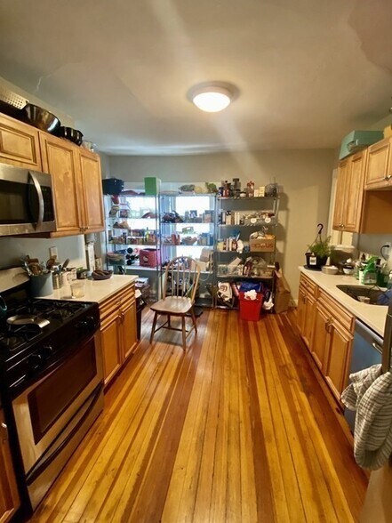 Building Photo - 110 Crescent Ave