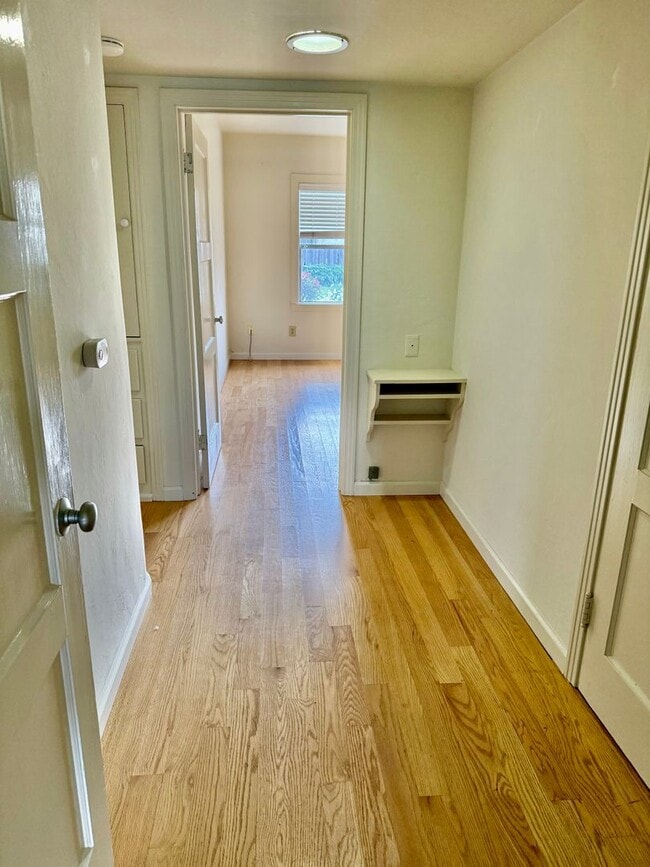 Building Photo - JSTREET5712-5716