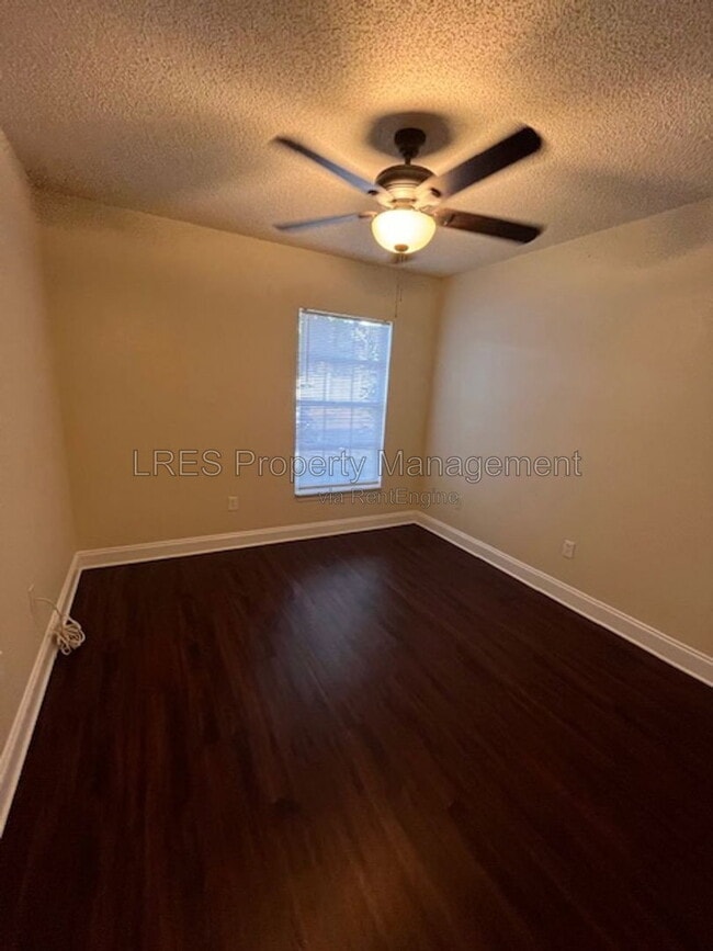Building Photo - 3651 N Goldenrod Rd