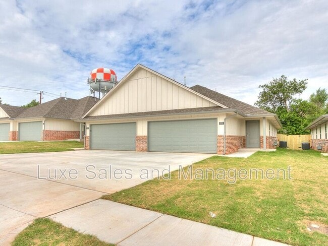 Building Photo - 3801 Franks Wy
