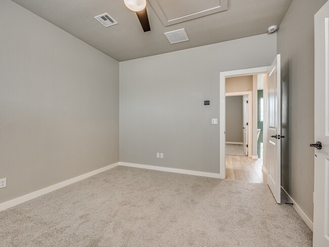 Building Photo - 13000 Maplewood Ave