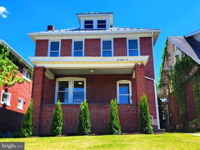 Building Photo - 632 Hill Top Dr