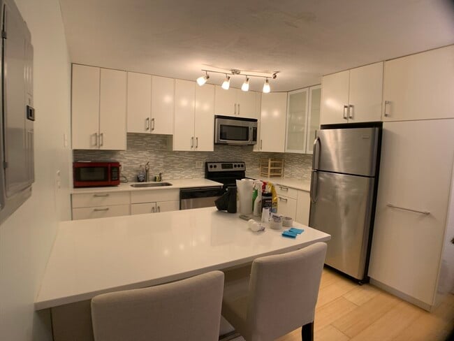 Building Photo - 115 W Squantum St