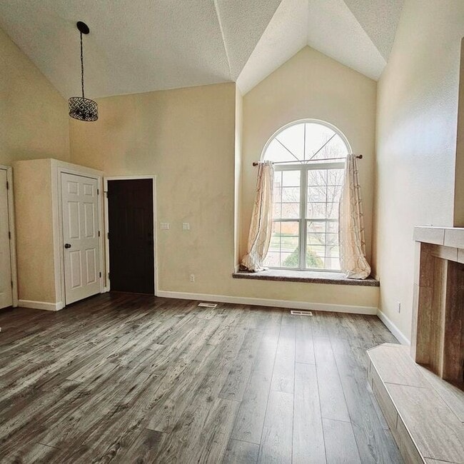 Building Photo - 4-Bedroom Home in Briargate Neighborhood!