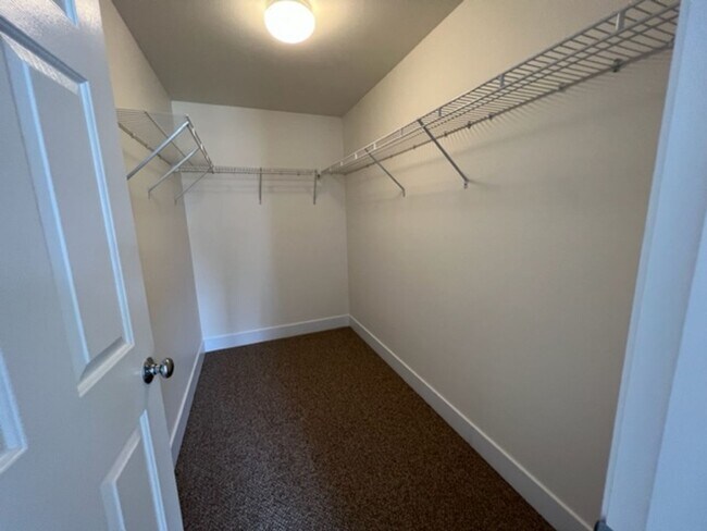 Building Photo - Remodeled Home in SW Bend