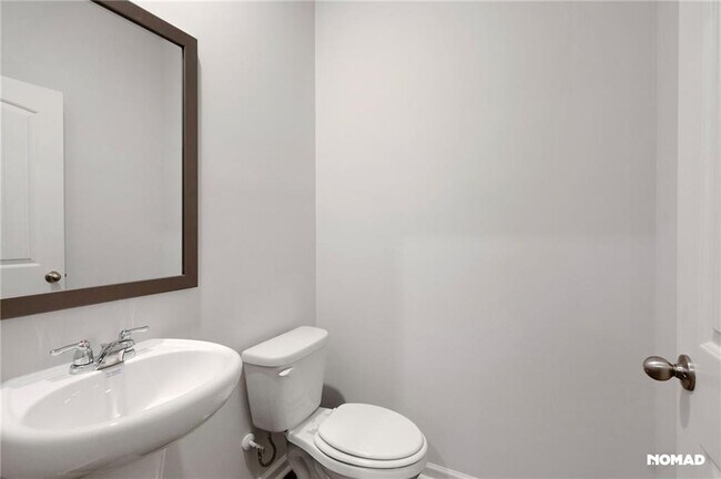 Building Photo - 3080 Greyton Dr