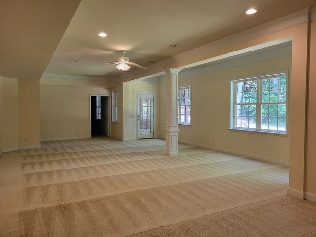 Building Photo - 1 bedroom basement apartment