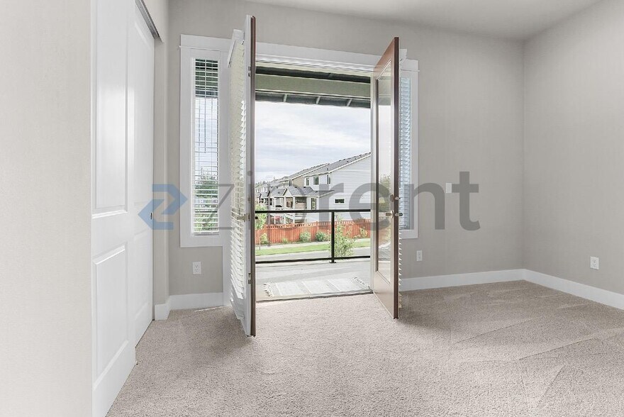 Building Photo - Unit
