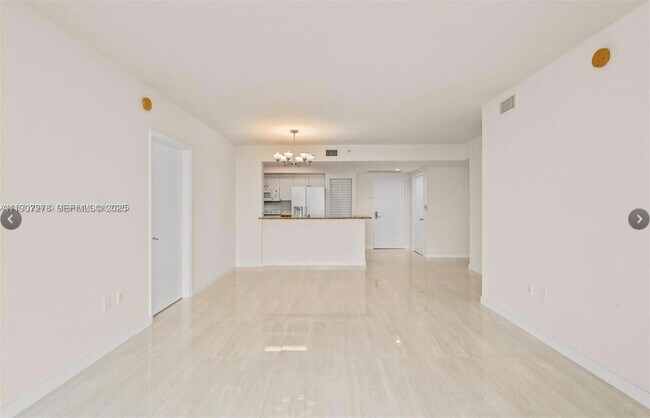 Building Photo - 19501 W Country Club Dr