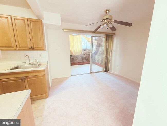 Building Photo - 7716 Hanover Pkwy