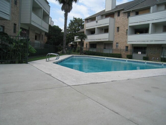 Building Photo - 2500 Burleson Rd