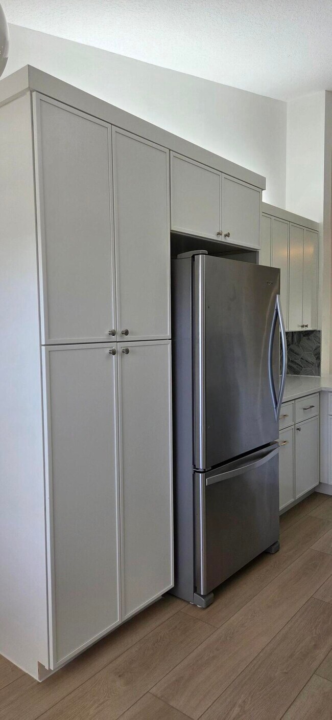 Building Photo - 602 Pinecrest Cir