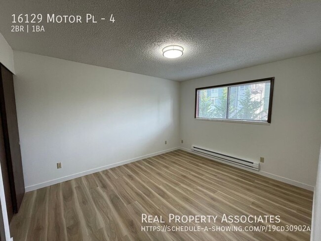 Building Photo - Lynnwood Two Bedroom