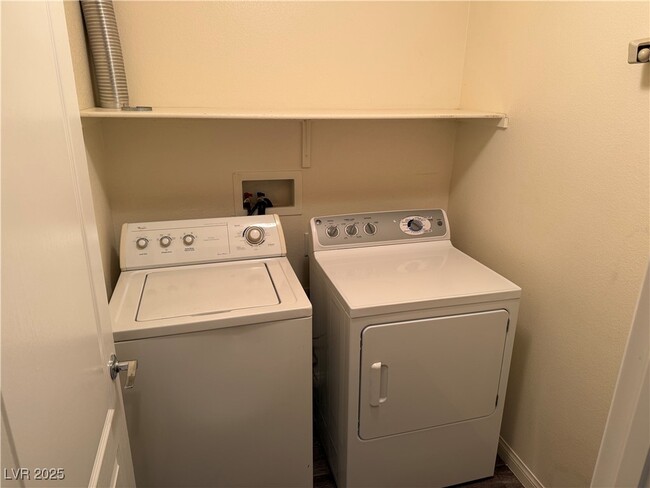 Building Photo - 10556 Gibbous Moon Dr