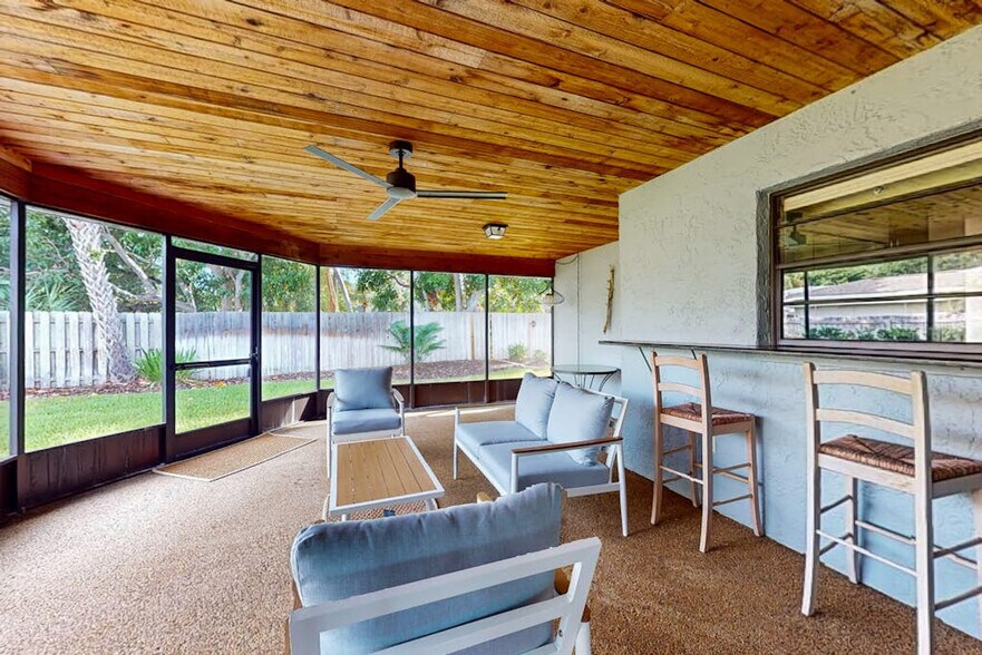 Building Photo - 1231 De Narvaez Ave