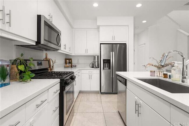 Building Photo - 2625 Verna Dr