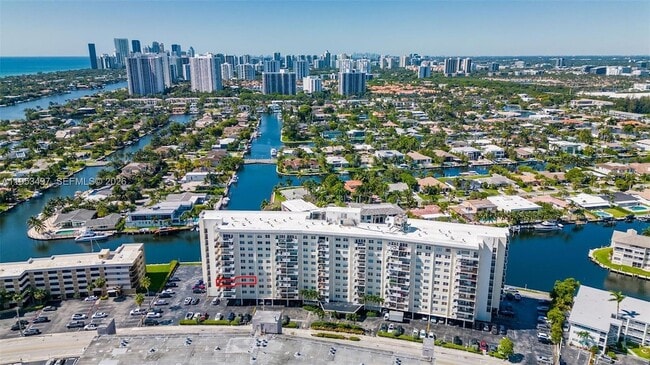 Building Photo - 401 Golden Isles Dr