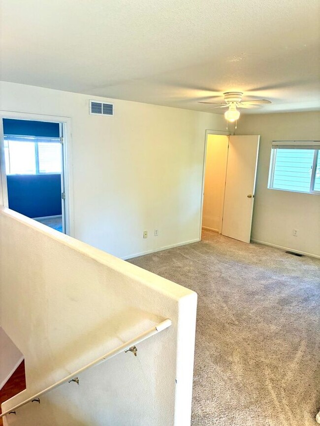 Building Photo - 3 Bedroom, 2.5 Bath Townhome with 2 Car At...