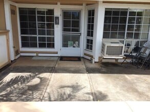 Building Photo - Crosspointe Townhouse - 2 bedrooms, 2 bath unit w/2 parking stalls - Avail 4/1/26