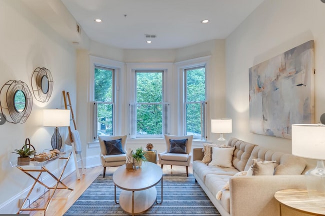 Building Photo - Stunning Condo Dupont Circle!  Pets Welcom...