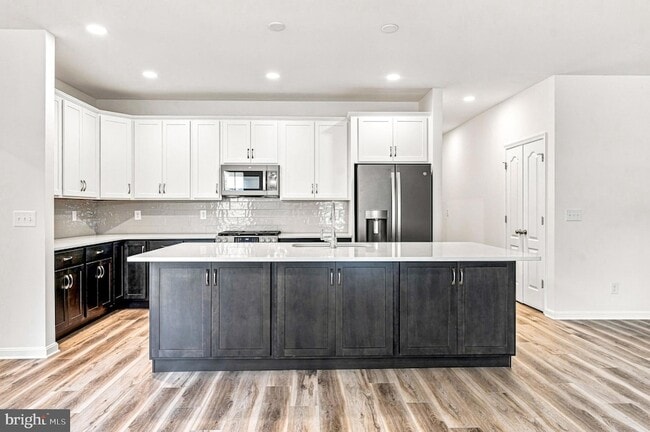 Building Photo - 34121 Juniper Dr