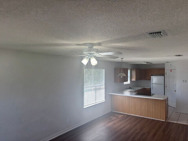 Building Photo - 567 Florosa Ct