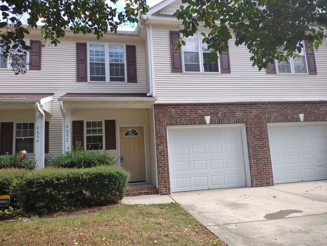 Building Photo - Lovely 2 Bedroom House | Great Location!