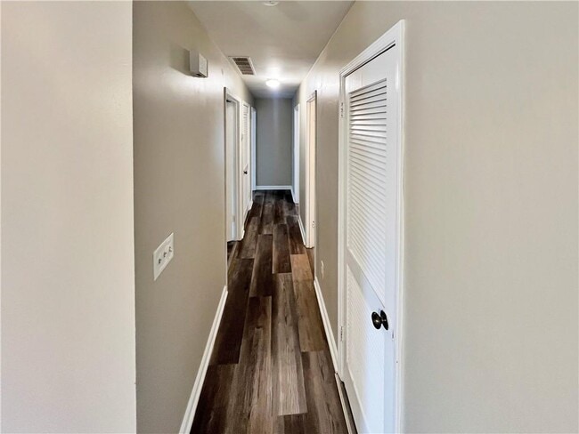 Building Photo - 2692 Post Oak Ct
