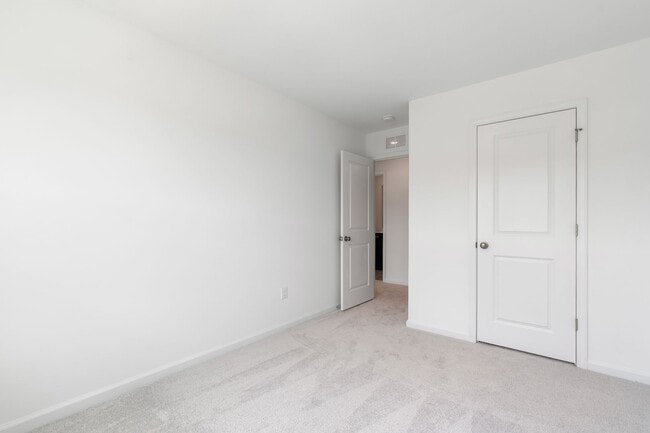Building Photo - Modern 3-Bedroom Townhome Near Downtown Du...