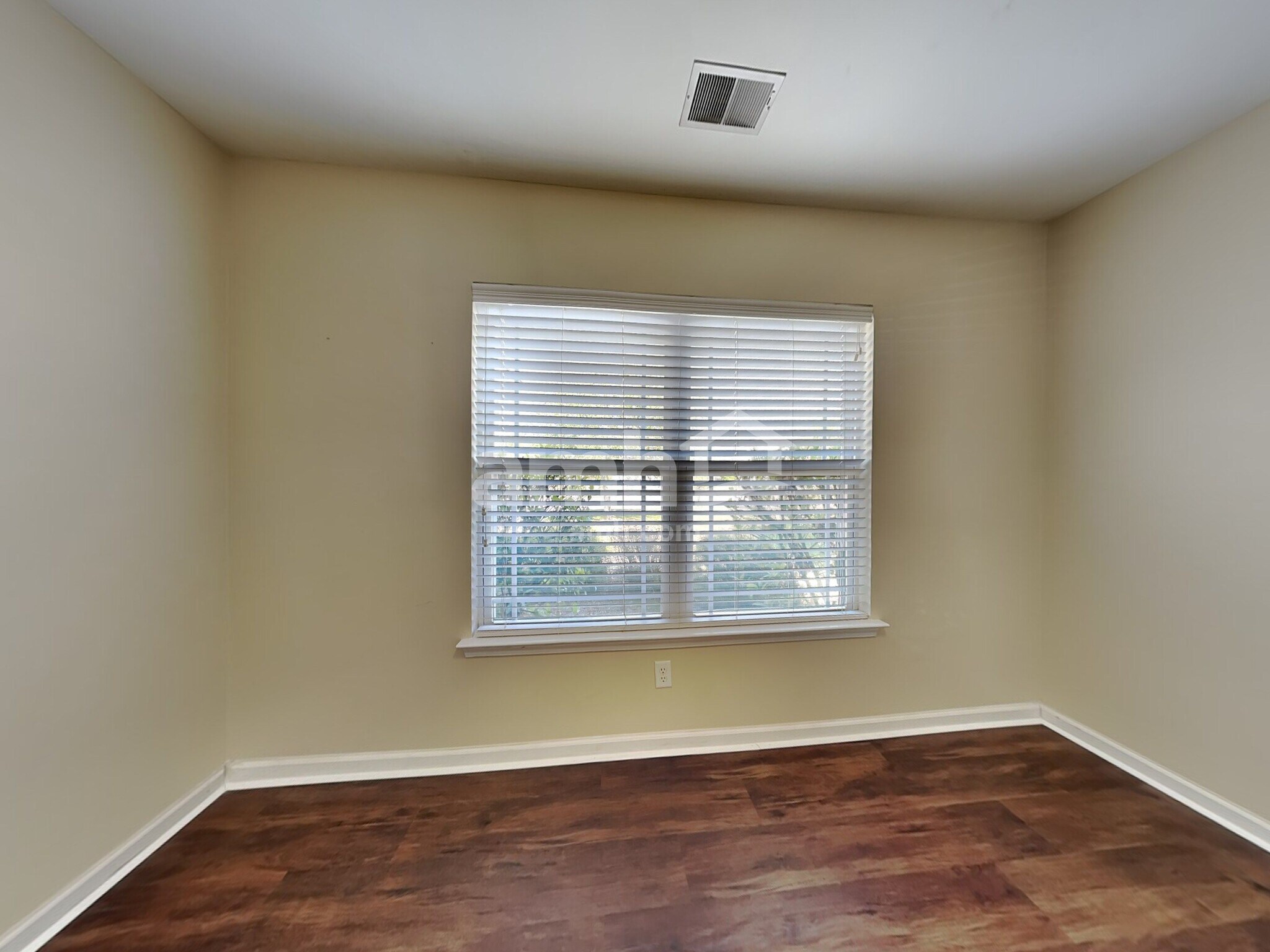 Building Photo - 117 Lakepointe Dr